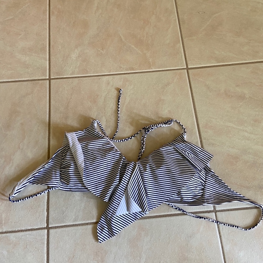 6/$25💗- Bikini Top